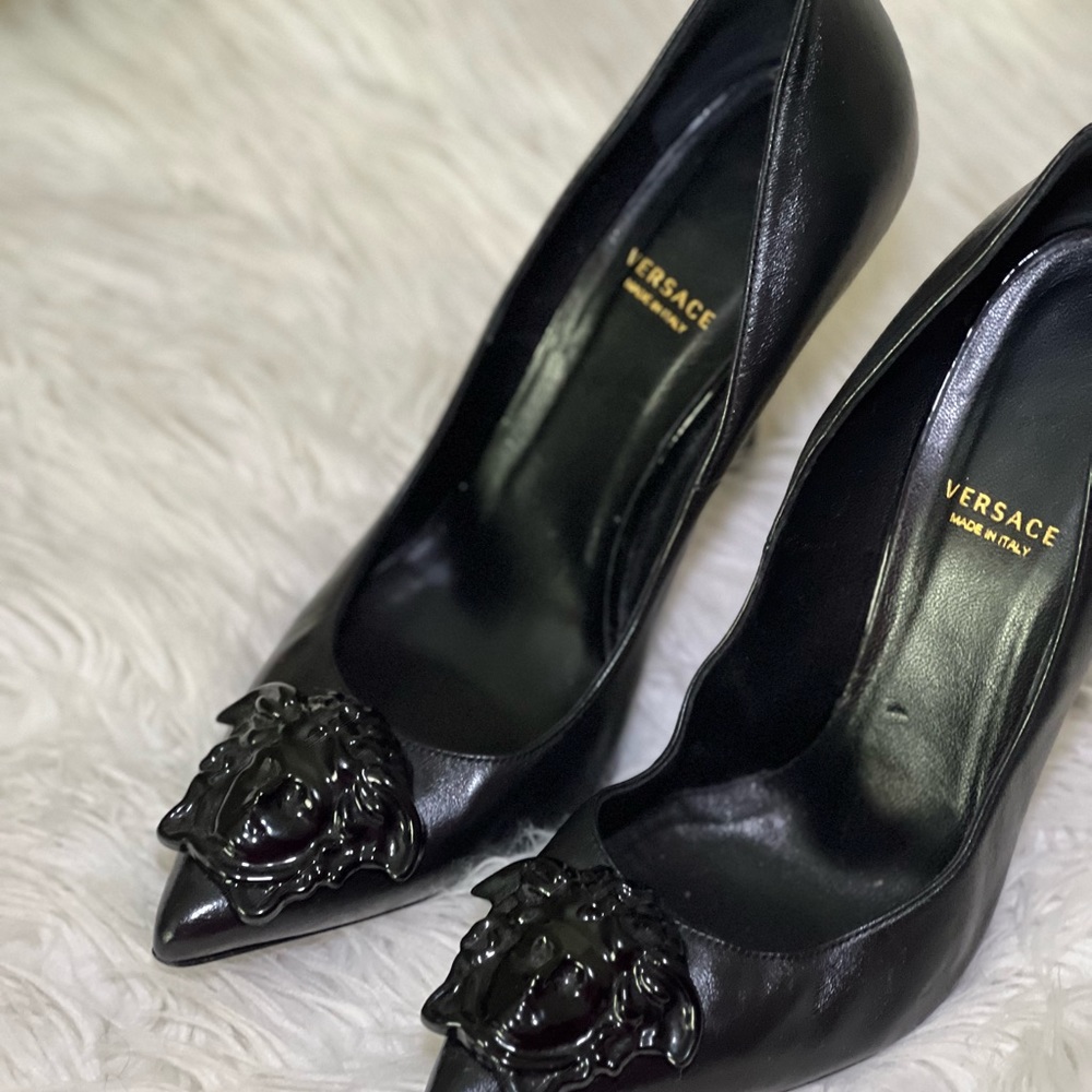 Black Versace Medusa Head Pumps Size 39